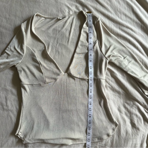 Free People Sleek Classy Long Sleeve Blouse Size Medium - Picture 11 of 11